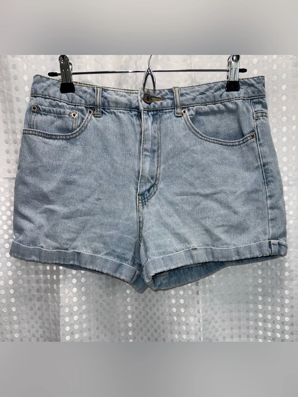 Forever 21 Light Wash Denim Mom Shorts - Women's Casual Jean Shorts Size 27